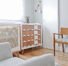 CÔMODA BANDEIRINHAS